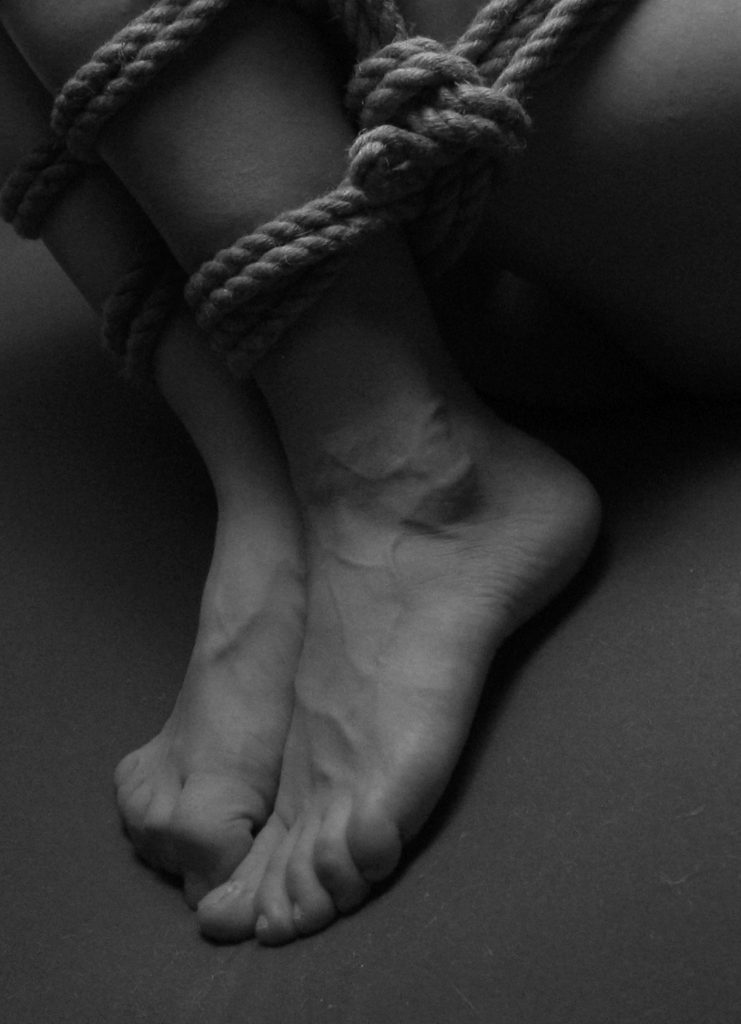 Nudos de cuerda de yute, estética del shibari